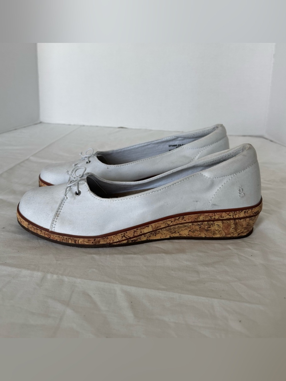 Grasshoppers White Cork Wedge Ballet shoes Size 8.5